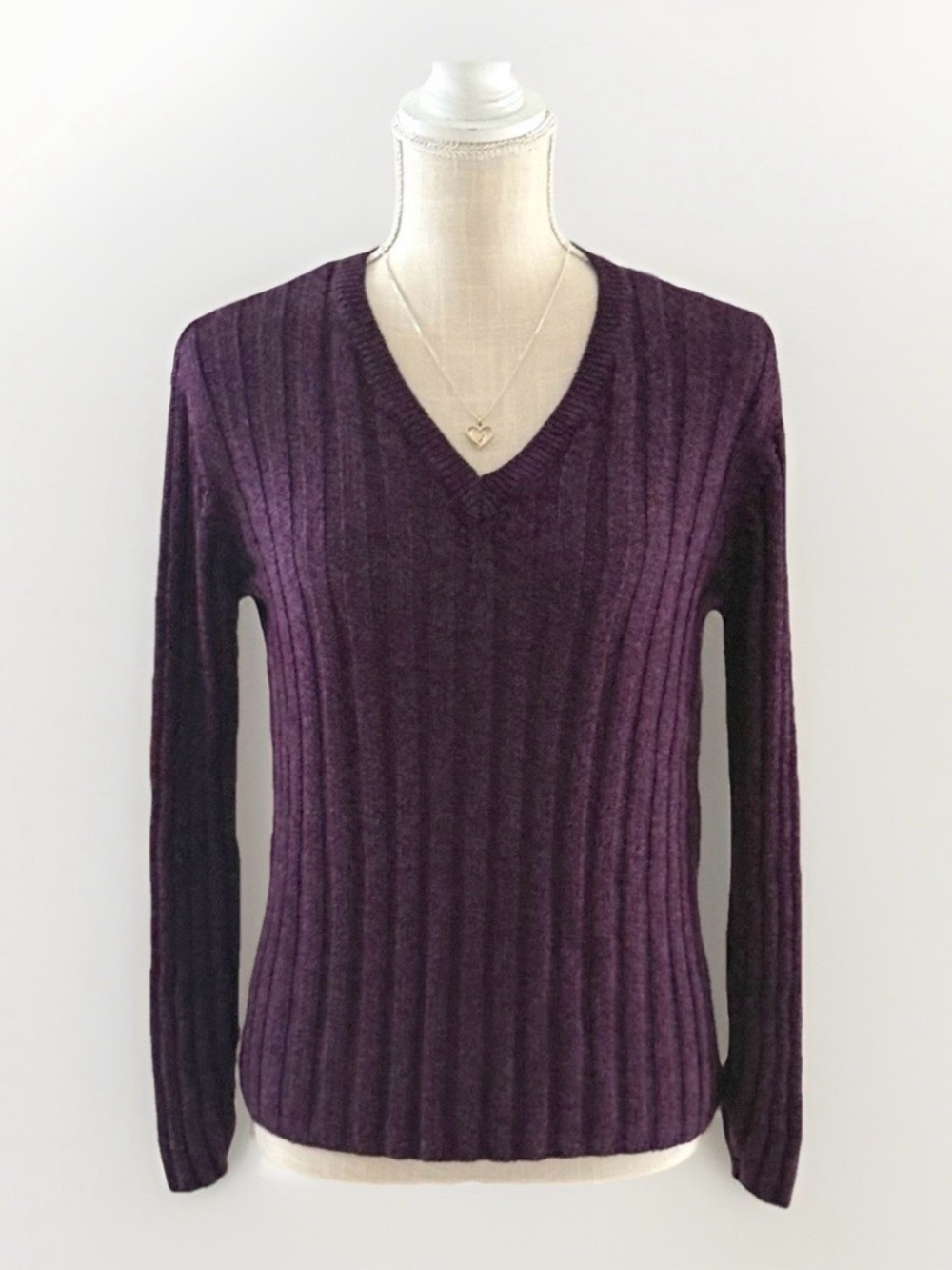 Chicos Womens Purple Ribbed V-Neck Sweater Long Sleeve Rayon Cotton Blend Size 2